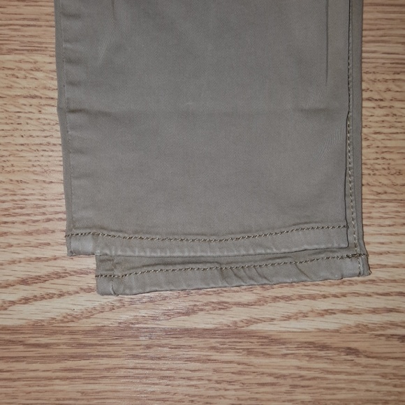 American Eagle Khaki Jeggings - Picture 4 of 4